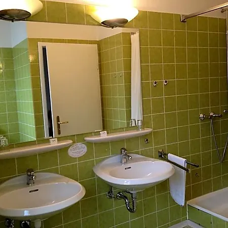 Hotell Fuerstenberg 3*